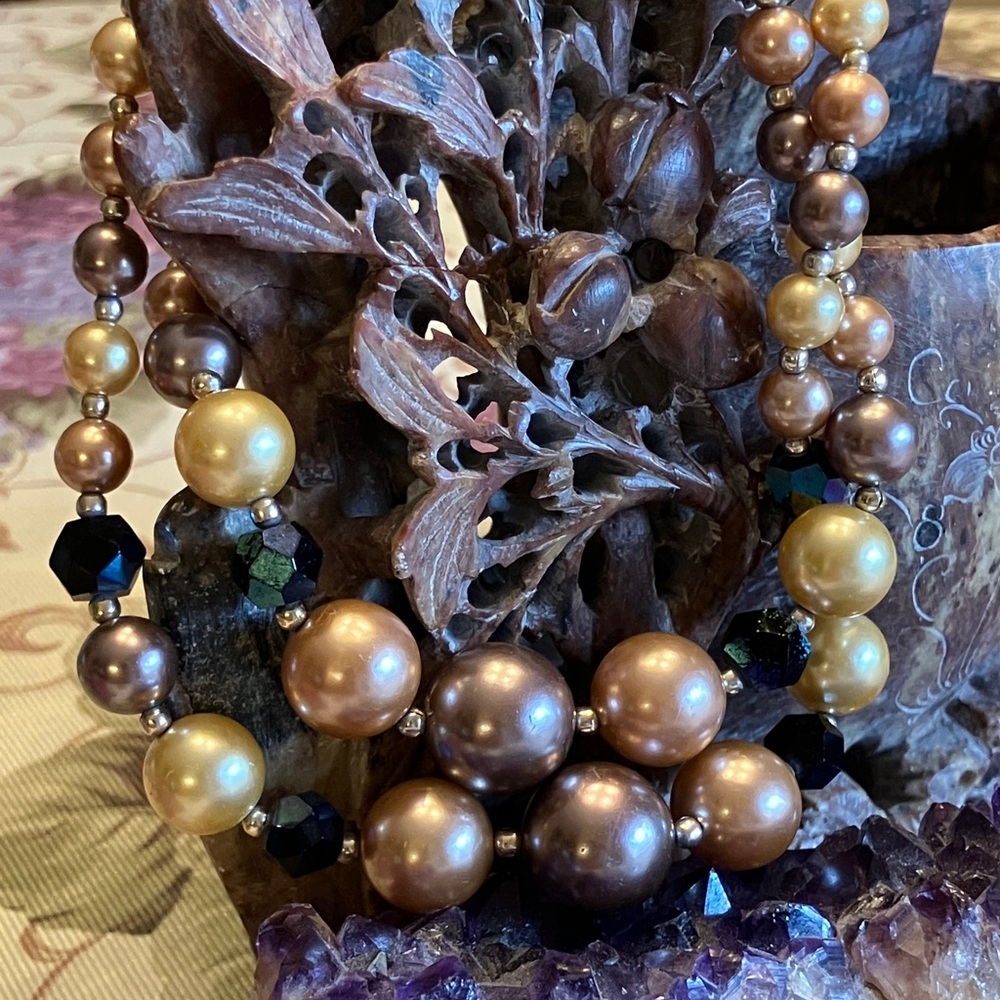 JAPAN NECKLACE WITH GRADUATED PEARLS AND OIL SLICK FACETED CRYSTALS - Picture 15 of 15
